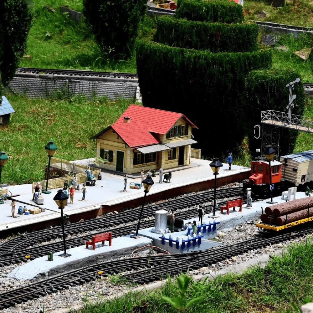 NeverEnuf Garden Railway min